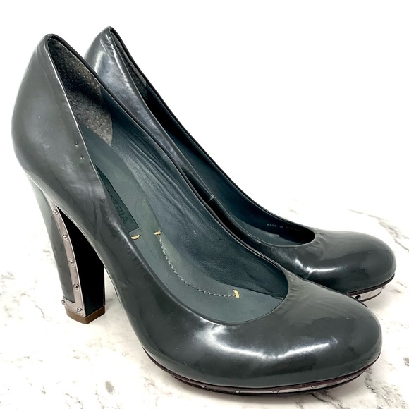 BCBGMaxAzria Platform Studded Patent Gray/Green Pumps 6 Edgy Grunge Punk Classic - Picture 16 of 16